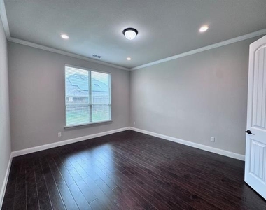 311 Lexington Avenue - Photo Thumbnail 13