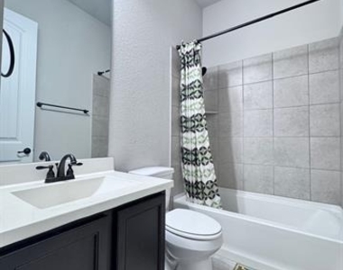 311 Lexington Avenue - Photo Thumbnail 21