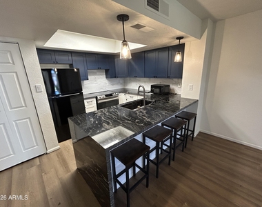 4730 W Northern Avenue - Photo Thumbnail 1