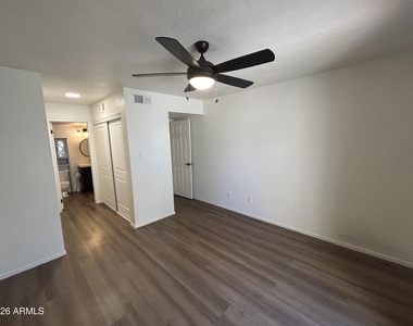 4730 W Northern Avenue - Photo Thumbnail 6