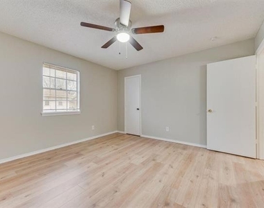1728 Sanford - Photo Thumbnail 10