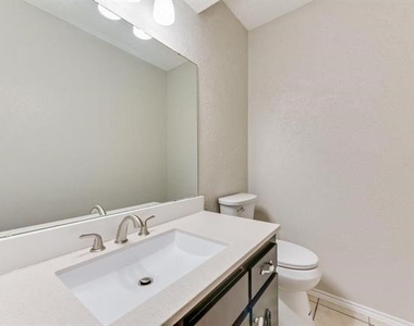 1728 Sanford - Photo Thumbnail 11