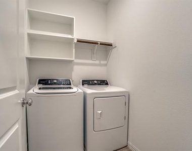 4913 Sagerun Drive - Photo Thumbnail 19