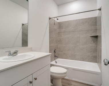 4913 Sagerun Drive - Photo Thumbnail 15