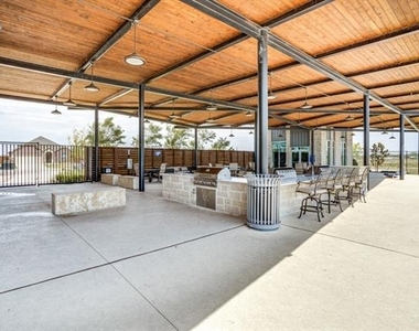 4913 Sagerun Drive - Photo Thumbnail 24