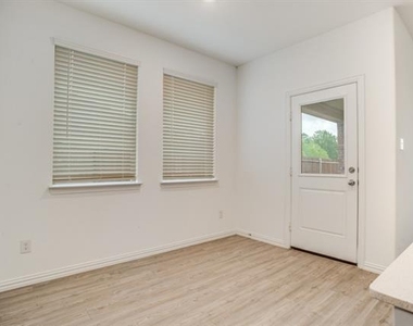 4913 Sagerun Drive - Photo Thumbnail 9