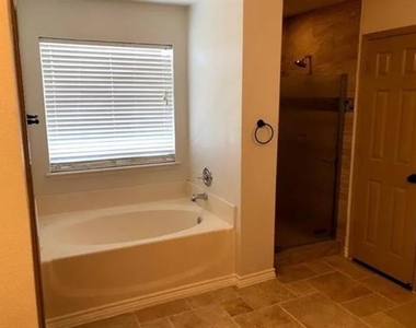 3404 Potomac Drive - Photo Thumbnail 9
