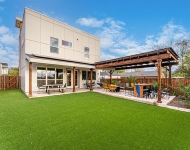 4013 Ivanhoe Lane - Photo Thumbnail 34