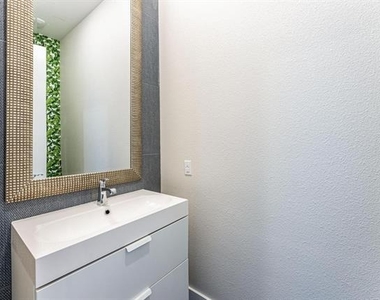 4013 Ivanhoe Lane - Photo Thumbnail 3