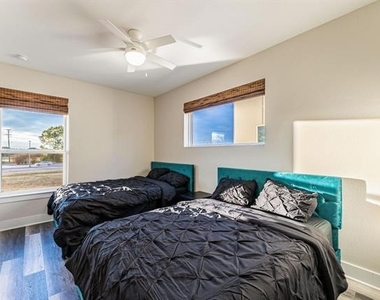 4013 Ivanhoe Lane - Photo Thumbnail 23