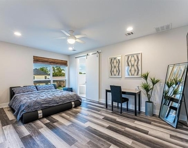 4013 Ivanhoe Lane - Photo Thumbnail 8