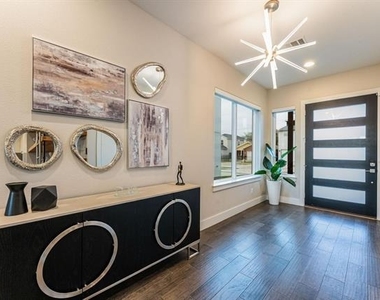 4013 Ivanhoe Lane - Photo Thumbnail 2
