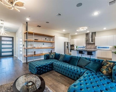 4013 Ivanhoe Lane - Photo Thumbnail 11