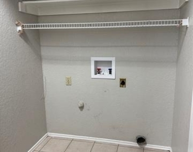 1009 Danforth Court - Photo Thumbnail 22