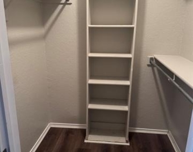 1009 Danforth Court - Photo Thumbnail 11