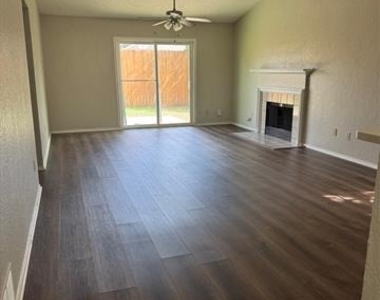 1009 Danforth Court - Photo Thumbnail 7