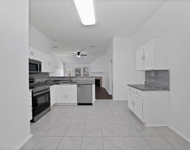 1002 Manassas Drive - Photo Thumbnail 11