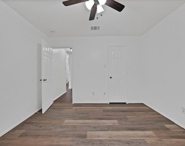 1002 Manassas Drive - Photo Thumbnail 29