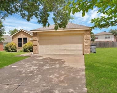 1002 Manassas Drive - Photo Thumbnail 3