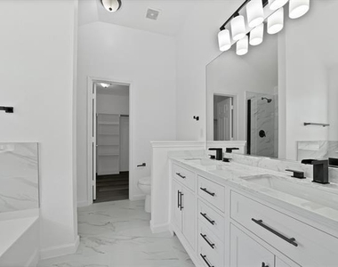 1002 Manassas Drive - Photo Thumbnail 20