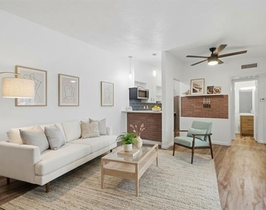 2627 Douglas Avenue - Photo Thumbnail 4