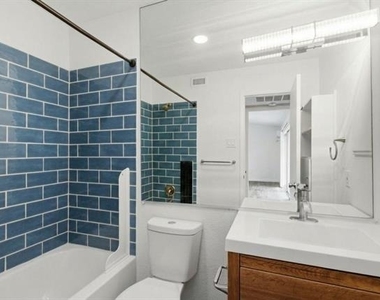 2627 Douglas Avenue - Photo Thumbnail 8