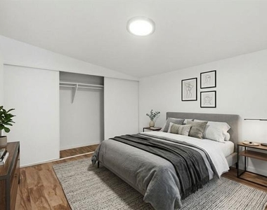 2627 Douglas Avenue - Photo Thumbnail 6