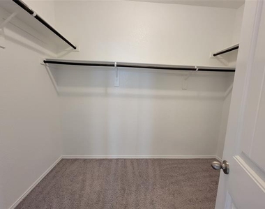 4725 Redbud Drive - Photo Thumbnail 17