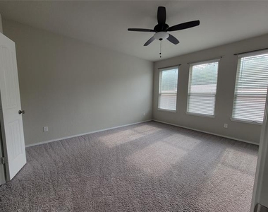 4725 Redbud Drive - Photo Thumbnail 18