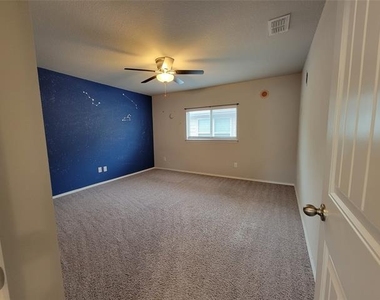 4725 Redbud Drive - Photo Thumbnail 19
