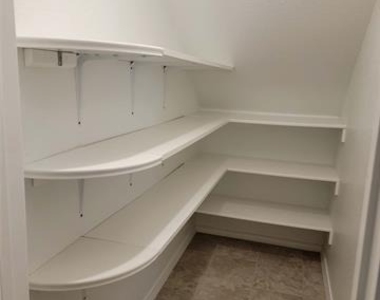 4725 Redbud Drive - Photo Thumbnail 9