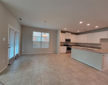 4725 Redbud Drive - Photo Thumbnail 5