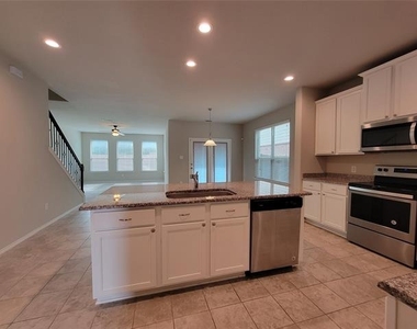 4725 Redbud Drive - Photo Thumbnail 3