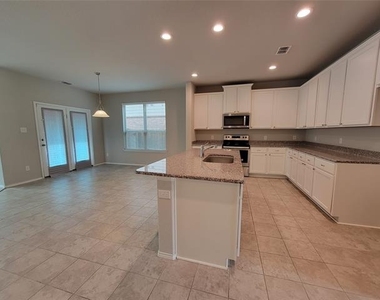 4725 Redbud Drive - Photo Thumbnail 4
