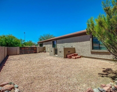14837 N El Sobrante Avenue - Photo Thumbnail 19