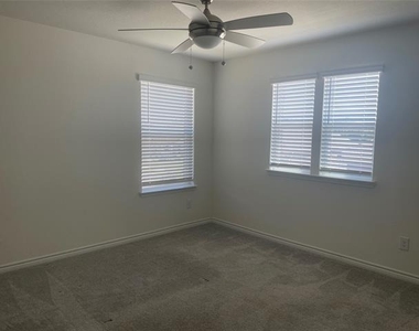 8921 Bison Creek Drive - Photo Thumbnail 9