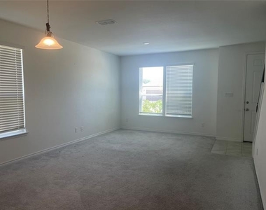 8921 Bison Creek Drive - Photo Thumbnail 11