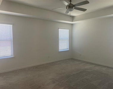 8921 Bison Creek Drive - Photo Thumbnail 6