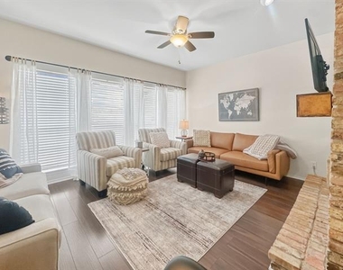 15151 Berry Trail - Photo Thumbnail 2