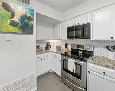 15151 Berry Trail - Photo Thumbnail 5