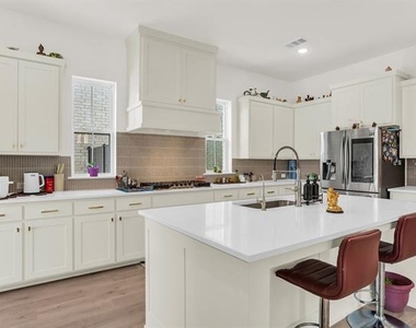 8869 Bailey Street - Photo Thumbnail 11