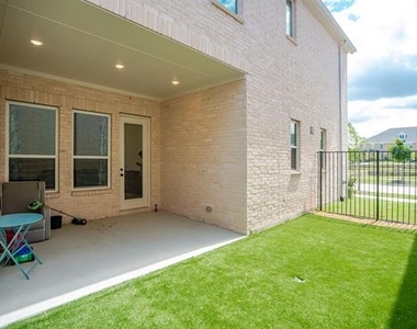 8869 Bailey Street - Photo Thumbnail 4
