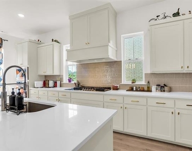 8869 Bailey Street - Photo Thumbnail 12