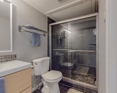 5916 Gaston Avenue - Photo Thumbnail 14