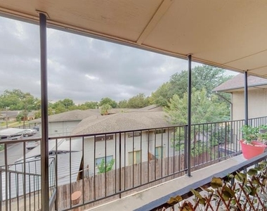 5916 Gaston Avenue - Photo Thumbnail 20