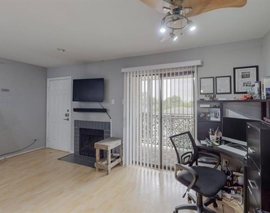 5916 Gaston Avenue - Photo Thumbnail 5