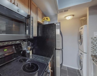 5916 Gaston Avenue - Photo Thumbnail 9