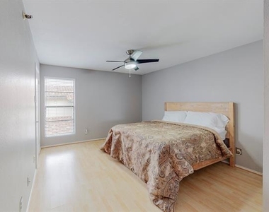 5916 Gaston Avenue - Photo Thumbnail 18