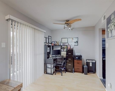 5916 Gaston Avenue - Photo Thumbnail 7