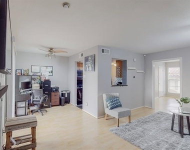 5916 Gaston Avenue - Photo Thumbnail 6